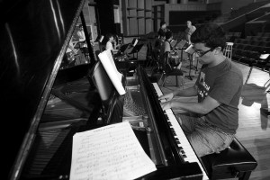 MusicMakers Kid at Piano